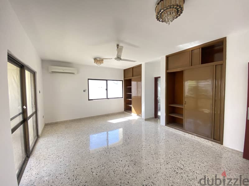 6me44-Renovated 4+1BHK Villa For Rent in Qurum 10