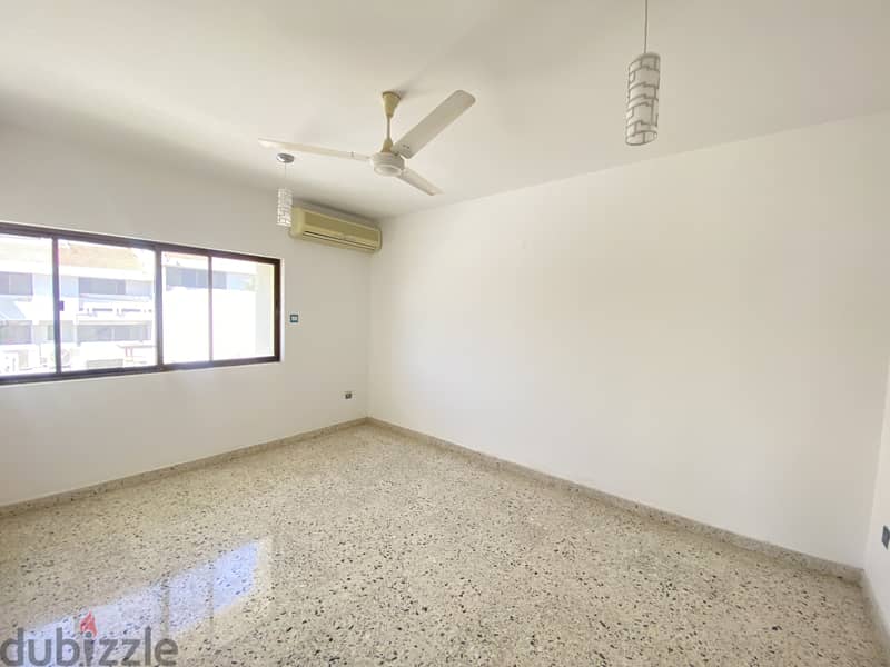 6me44-Renovated 4+1BHK Villa For Rent in Qurum 14