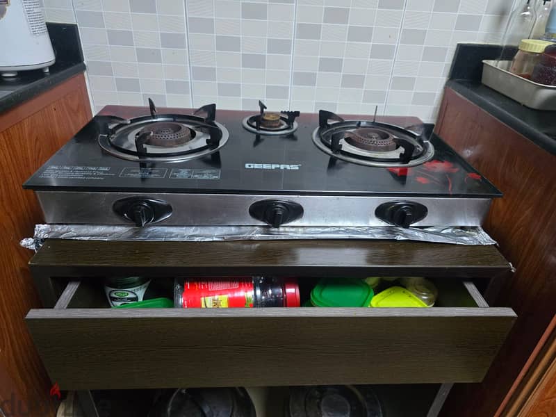 Geepas Stove 3 burner and new table with drawer 1