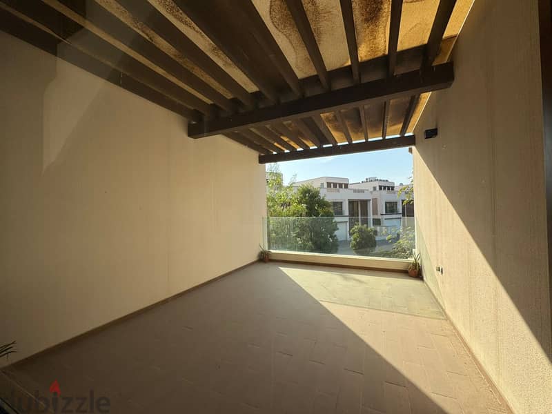 4 BR + Maid’s Room + Storage Room Stunning Villa in Muscat Hills 7