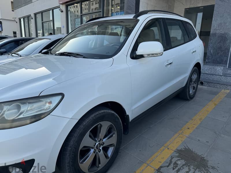 Hyundai Santa Fe 2012 6 Cylinder 0