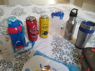 kids water bottel and lunch box