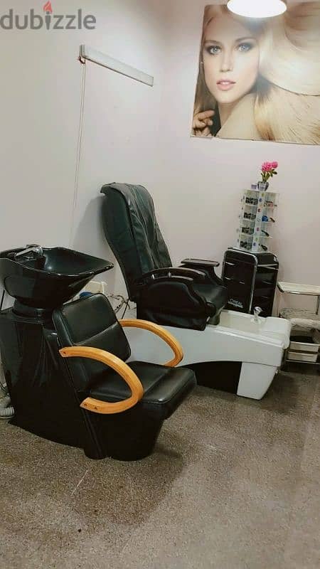 Running beauty salon for sale 0