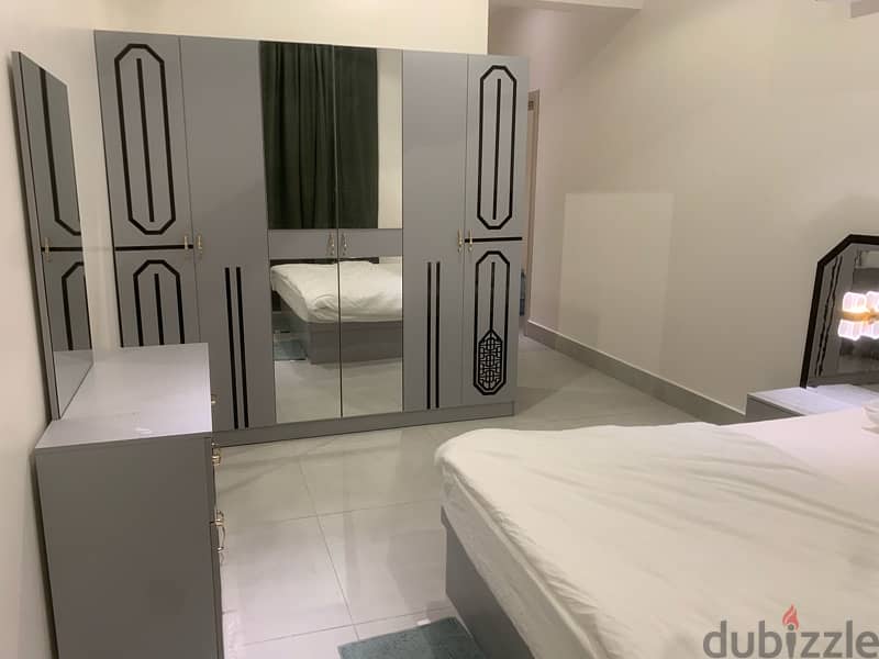 FURNITURE FLAT FOR RENT (DAY AND WEEK) 15 OMR 5