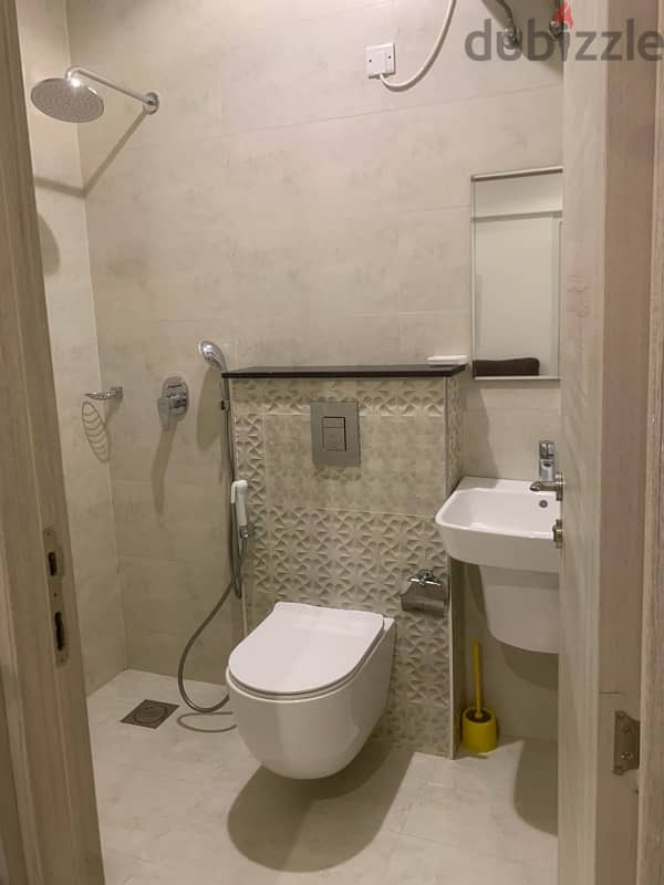 FURNITURE FLAT FOR RENT (DAY AND WEEK) 15 OMR 8