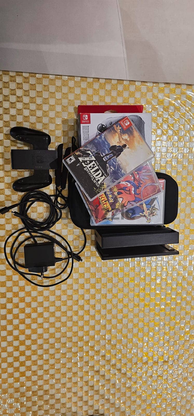 Nintendo Switch with Switch Pro Controller and 4 Games 1