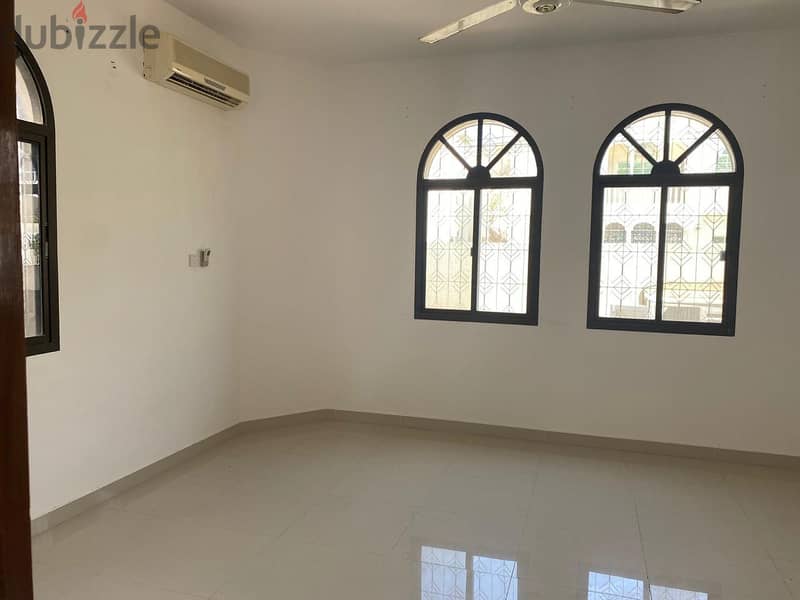 villa for rent in qurm 5