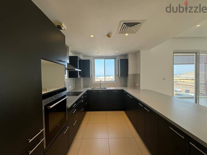 2 BR Spacious Apartment for in Al Mouj with Sea Views 4