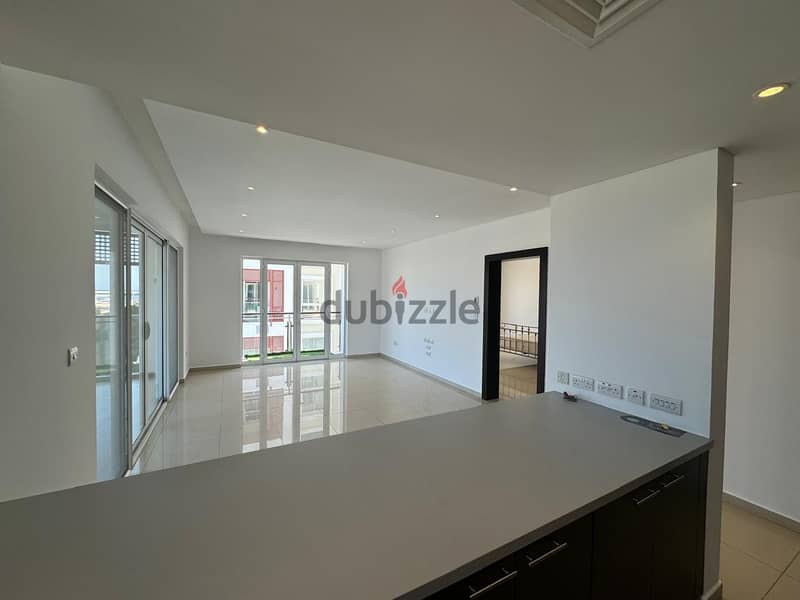 2 BR Spacious Apartment for in Al Mouj with Sea Views 5