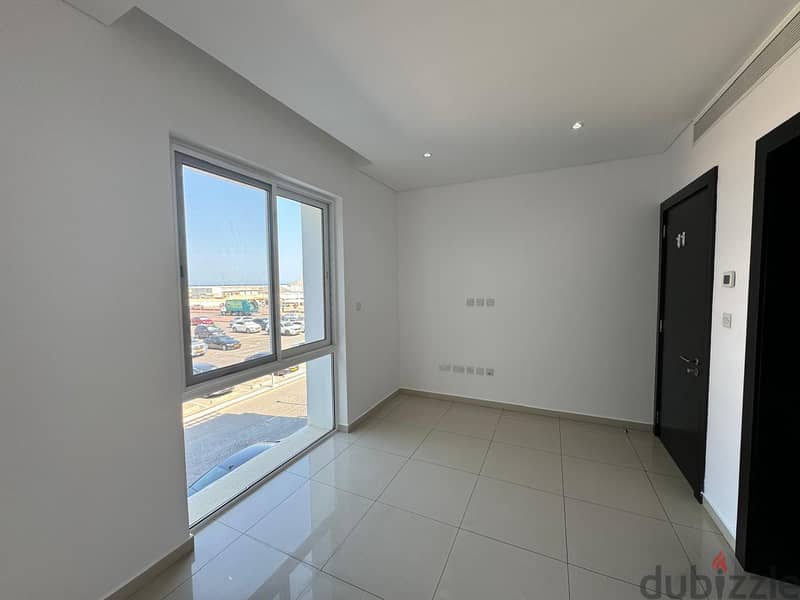 2 BR Spacious Apartment for in Al Mouj with Sea Views 9