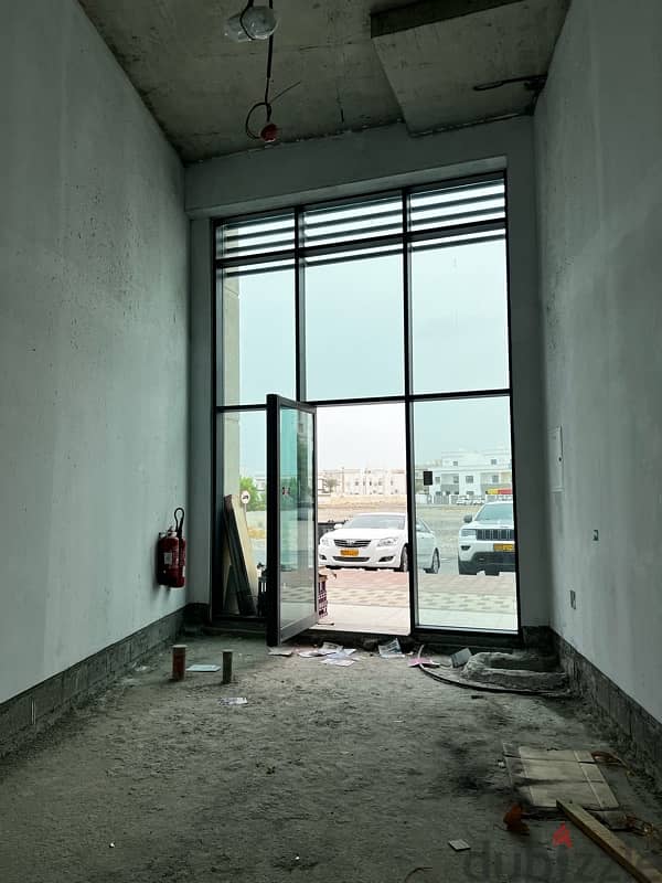 محل للإيجار موقع استراتيجي بالعذيبة Shop for rent in a prime location 0