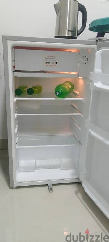 geepas Fridge 2