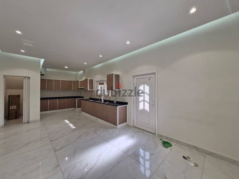 3 BR Spacious Villa in Qurum with Garden 5