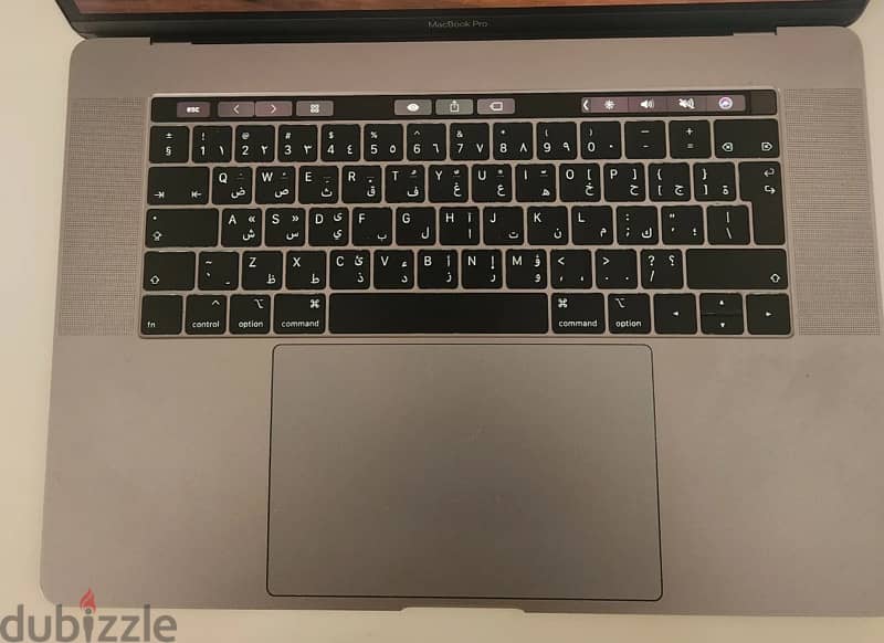 macbook pro 15 inch 2018 large, with touch bar and touch id 1