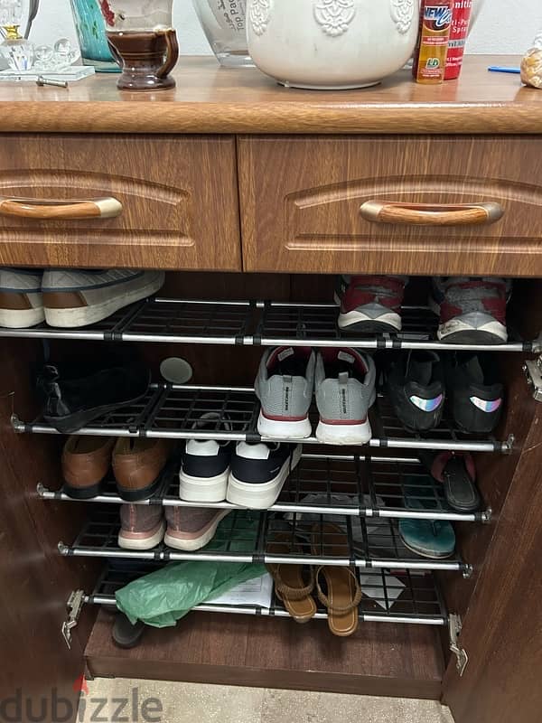 Shoe cabinet 1