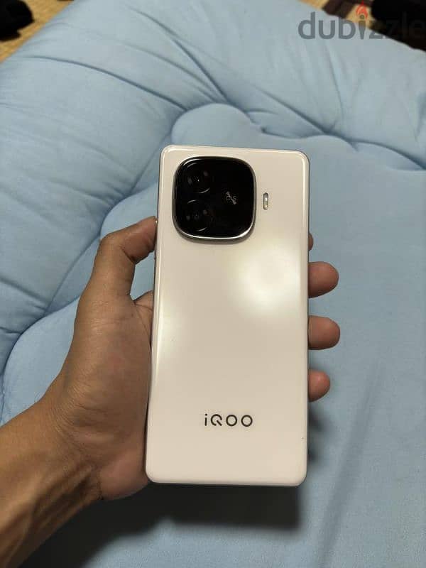 ViVO IQOO Z9 terbo+ 5G dimensity 9300+ 144hz 6400 battery 32gb Ram 4