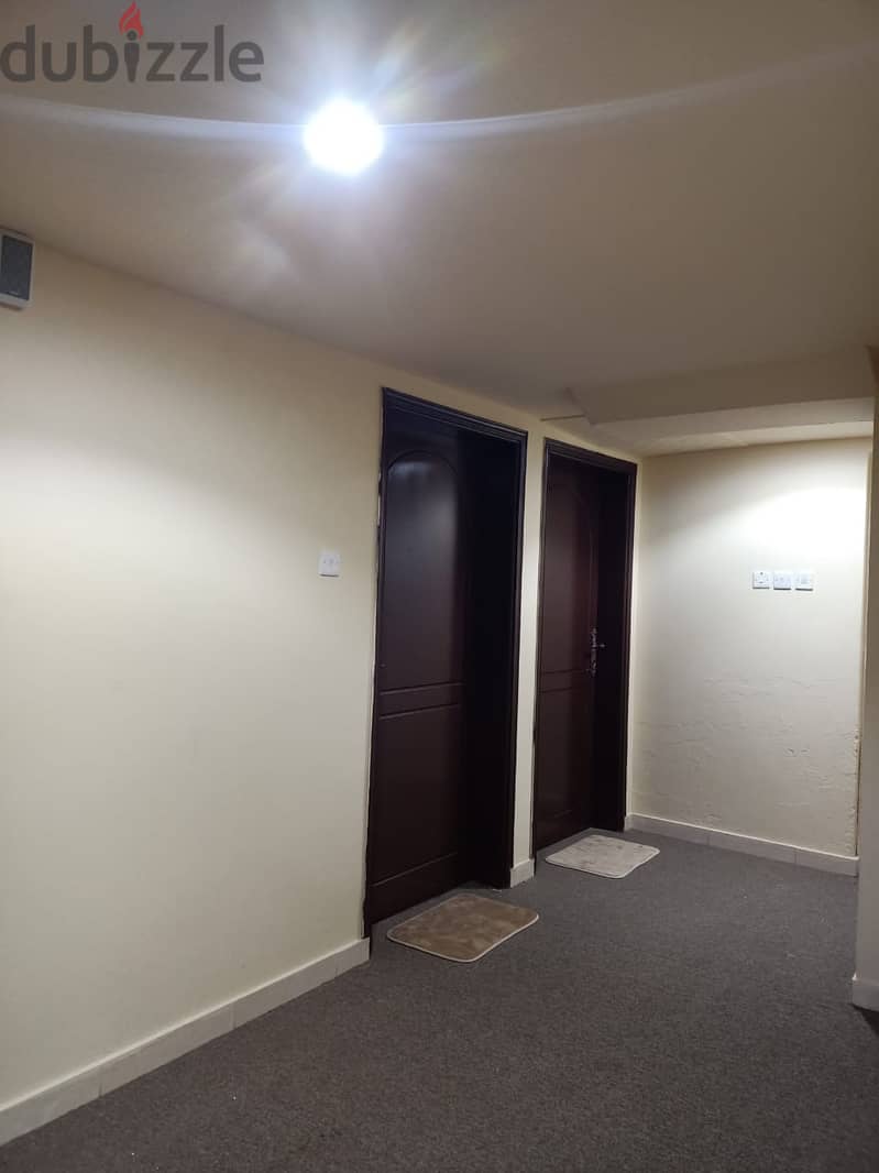 Executive Bed space available for rent in Alkhuwair near bus station 6