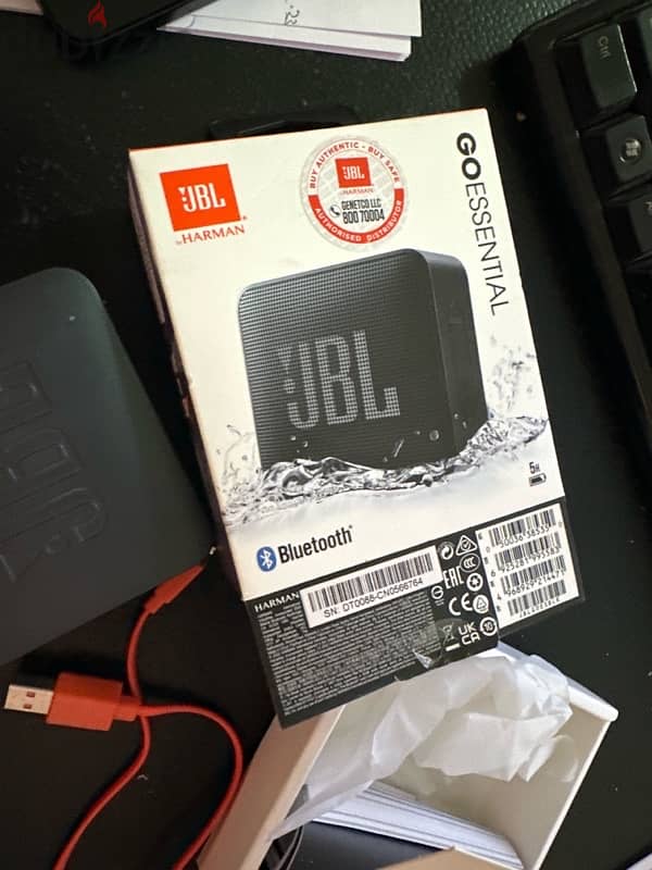 JBL bluetooth wirless speaker GOESSENTIAL 4