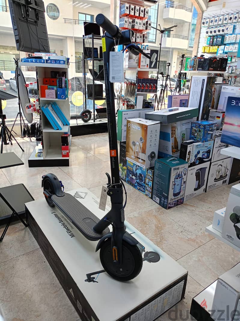 Xiaomi Mi Electric Scooter 3 (Brand New) 1