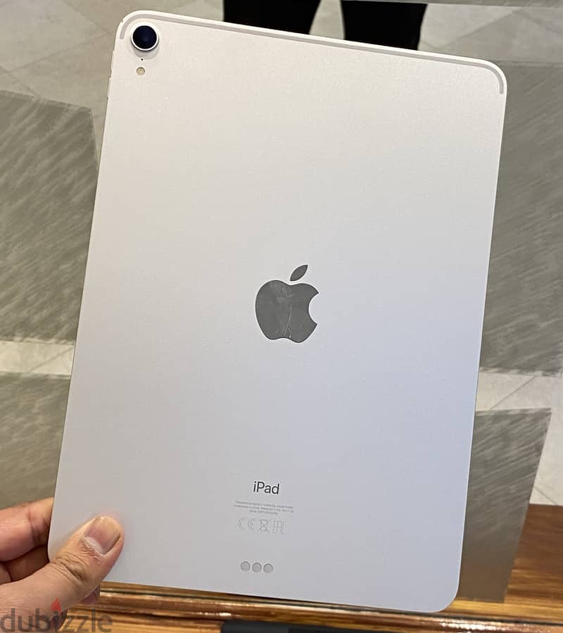 Apple iPad Pro 11-inch, 64GB, Wi-Fi, Excellent Condition 3