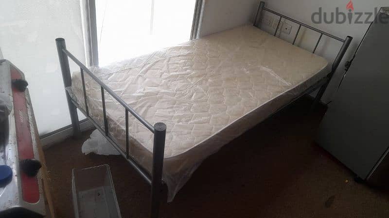 single bed with mattress 0