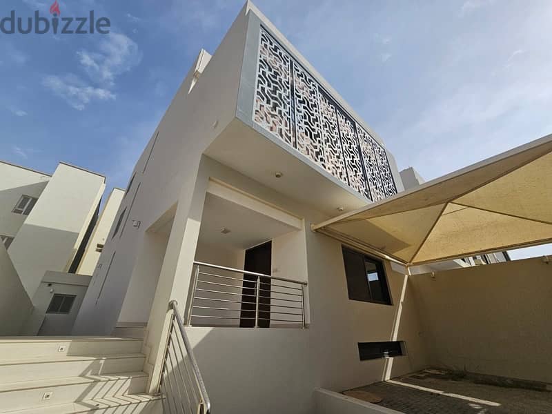 Villa for sale in Al Muna فيلا للبيع في المُنى 0