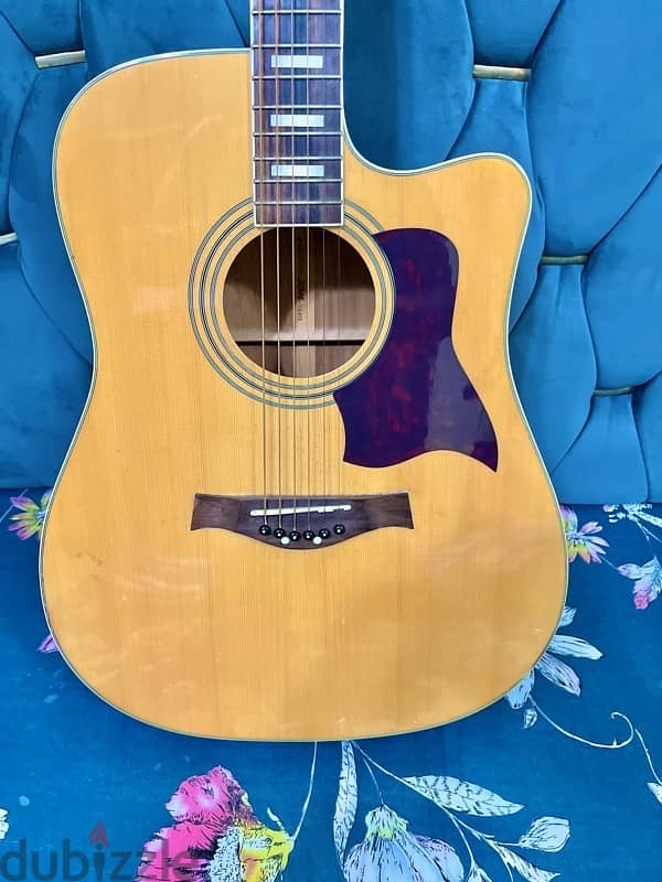 Thomson Jumbo size Acoustic Guitar 1