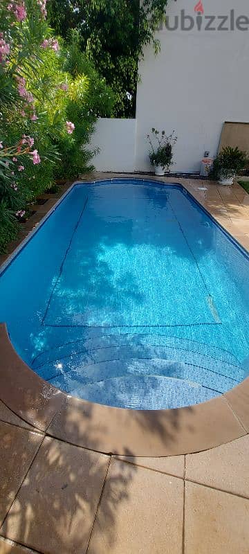 Swimming pool maintenance services 1