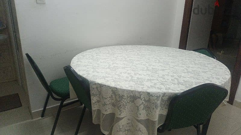 Dining table 0