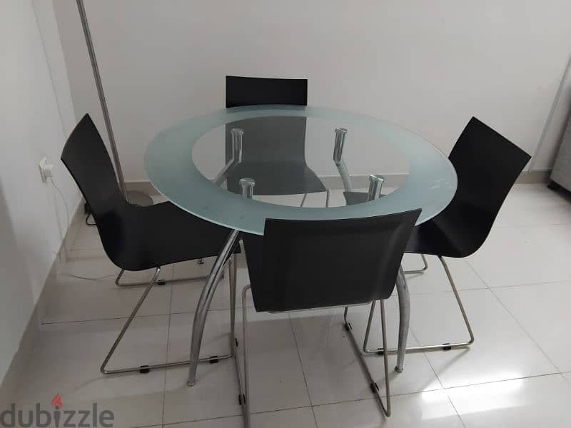 Dining table for sale 0