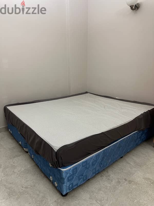 Bed Base with Mattress 0