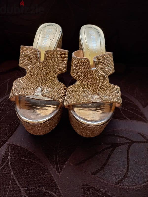 Golden glittery wedges 1