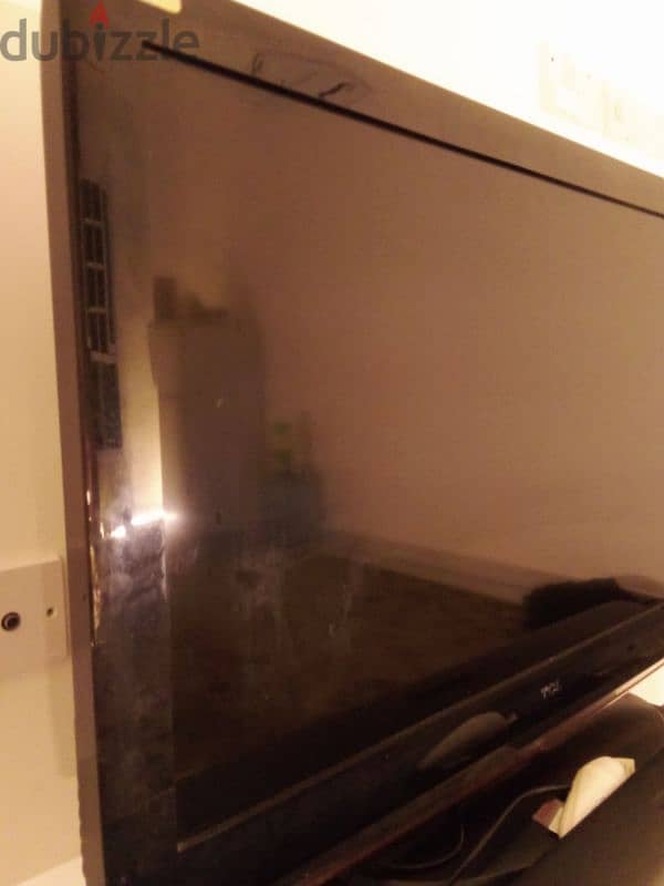 TCL tv used for a year in clean and excellent condition 2