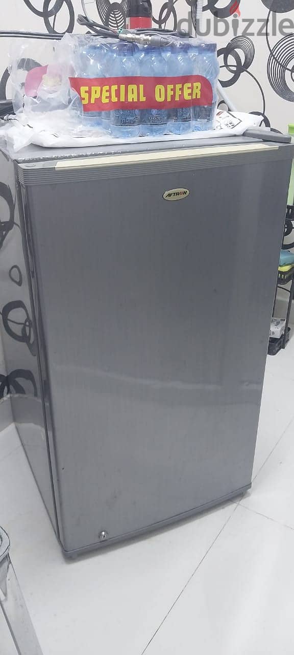 Single Door Refregerator Medium Size in good Condition 0