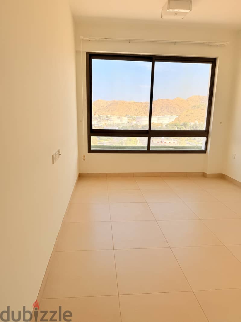 Qurm Sea View 3 bedroom apartment for Rent 2