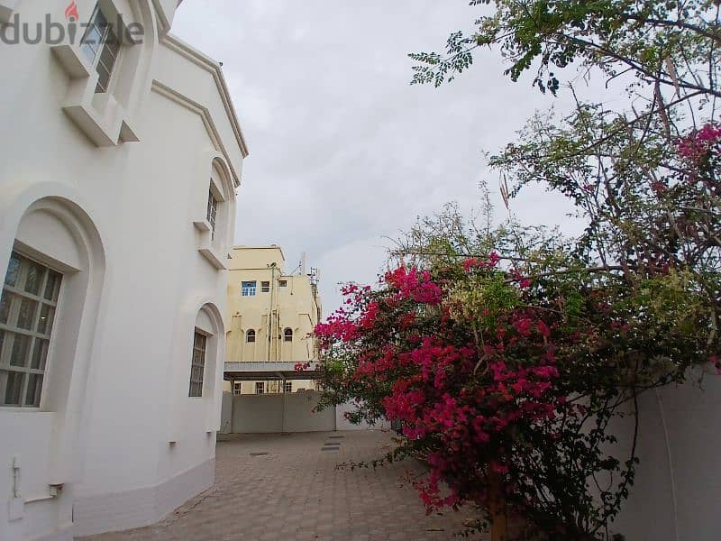 Villa available for rent in Azaiba 19