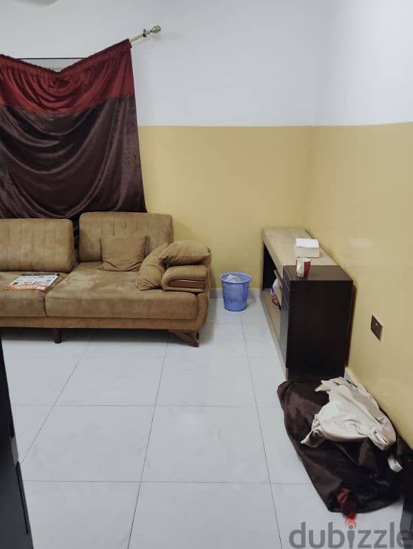 Semi furnished Room in Wadiadai, Ruwi 3