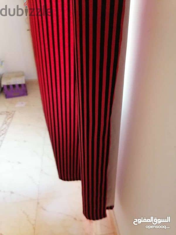 curtains in a good condition 1