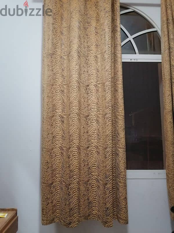 curtains in a good condition 3