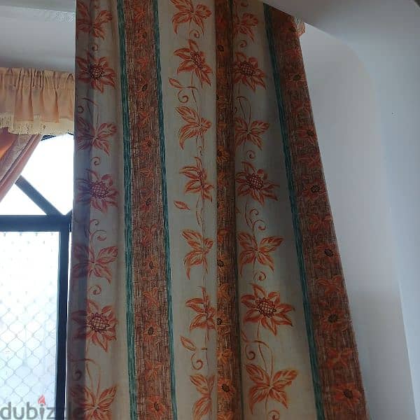 curtains in a good condition 5