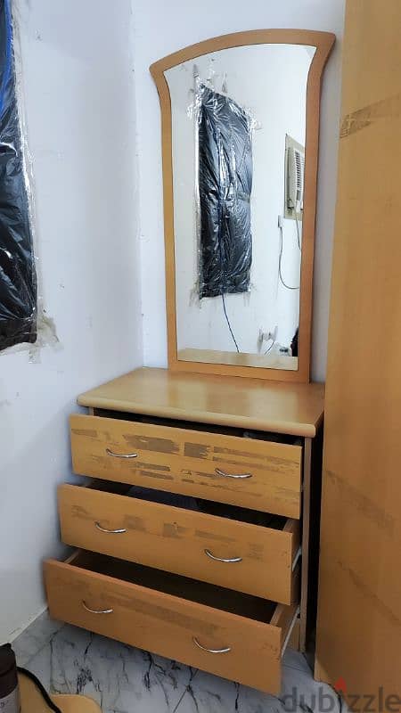 Furniture for urgent sale 0