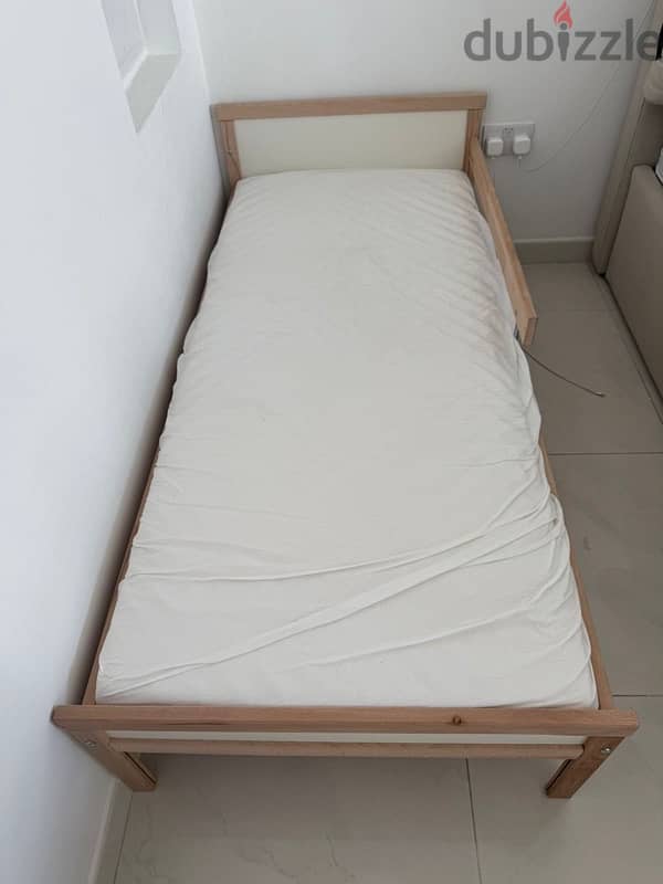 bed with mattress 0