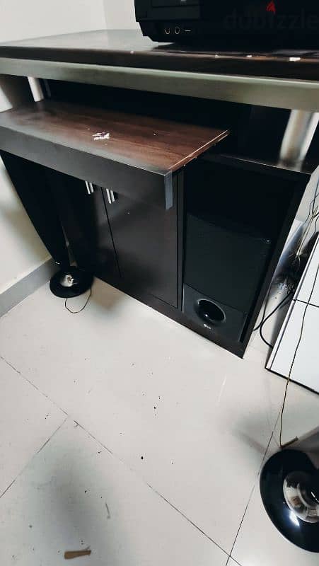 desk table and chairs 4