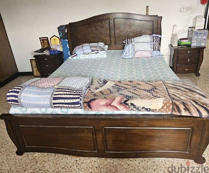 King size bed with Mattress 0