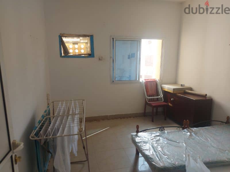 room for rent. . near wadi adi signal mainroad 0