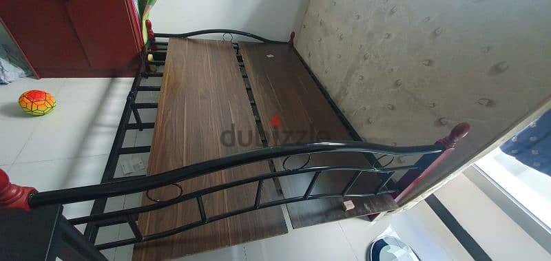 bed with mattress  in good condition 0