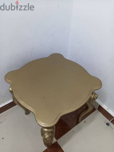 house table for sale urgent 10 riyal call location mabela Bibi