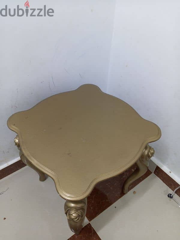 house table for sale urgent 10 riyal call location mabela Bibi 0