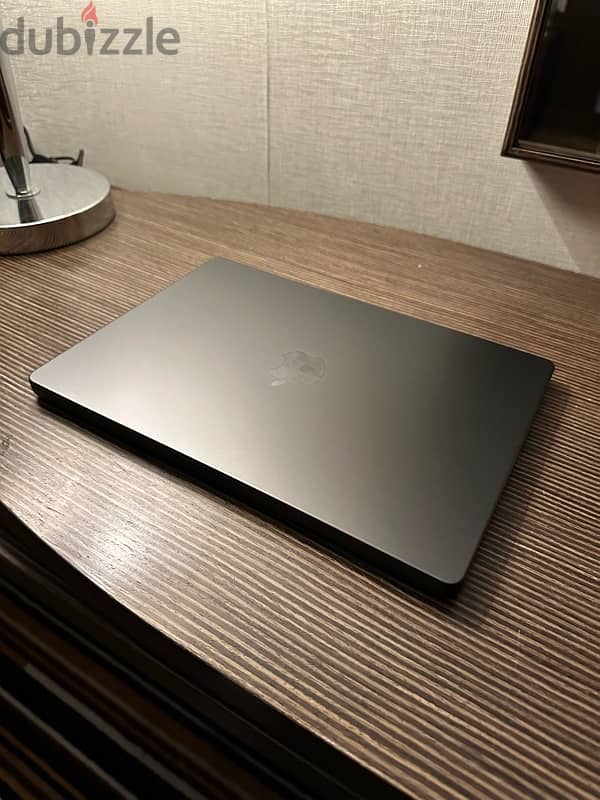 MacBook Pro M4 14 inch 1