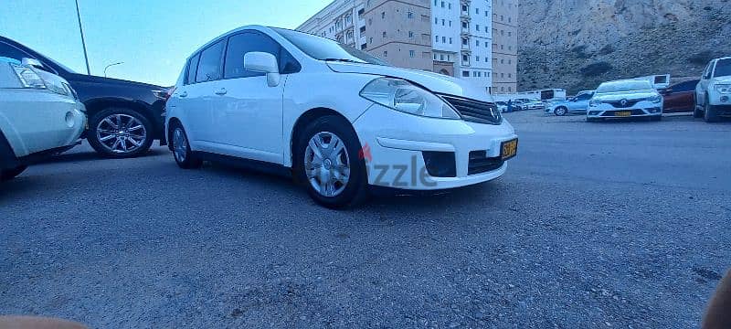 Nissan Tiida 2011 0